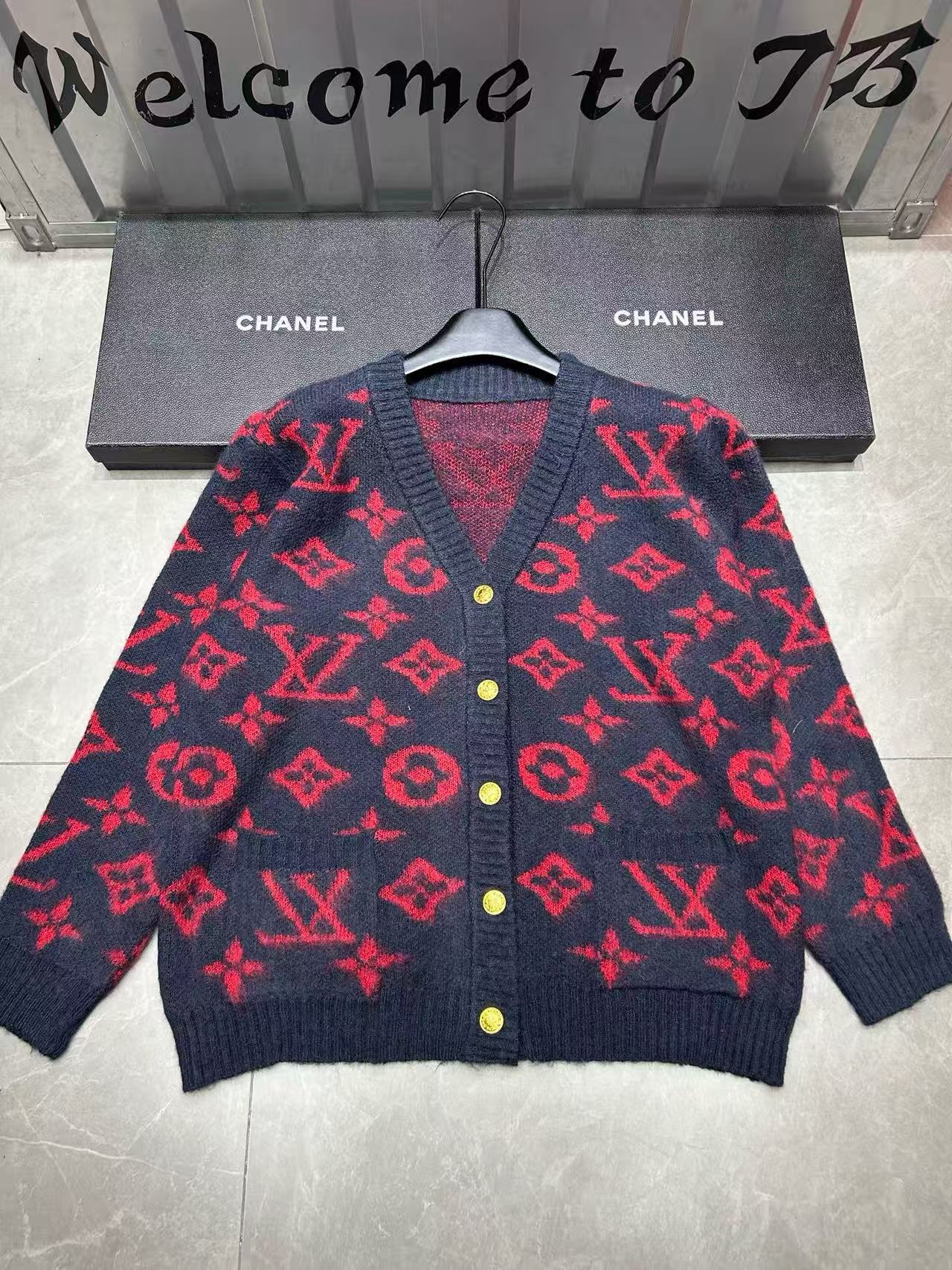 LVメタルボタンVネックプリントウールカーディガン【50％割引+送料無料】