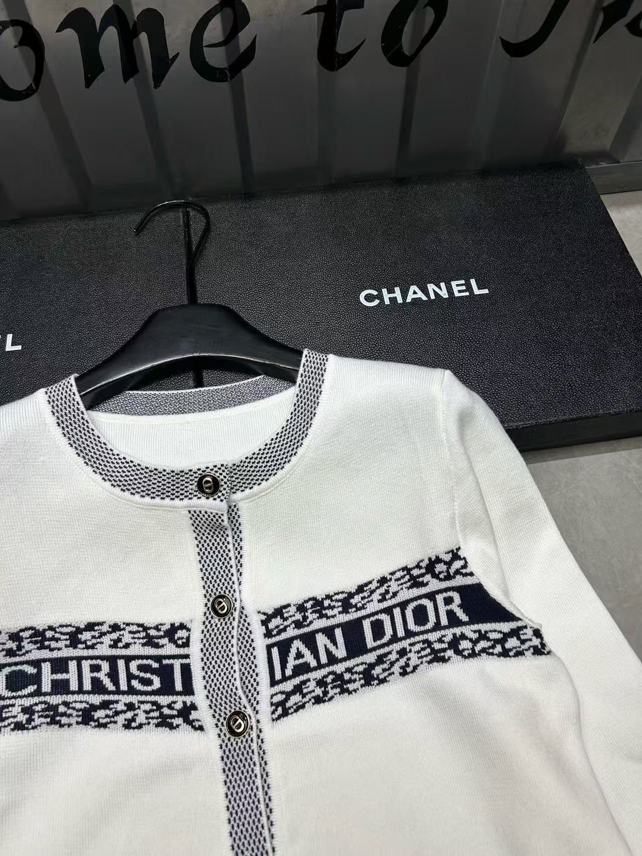 DIORレターウールカーディガン【50％割引+送料無料】