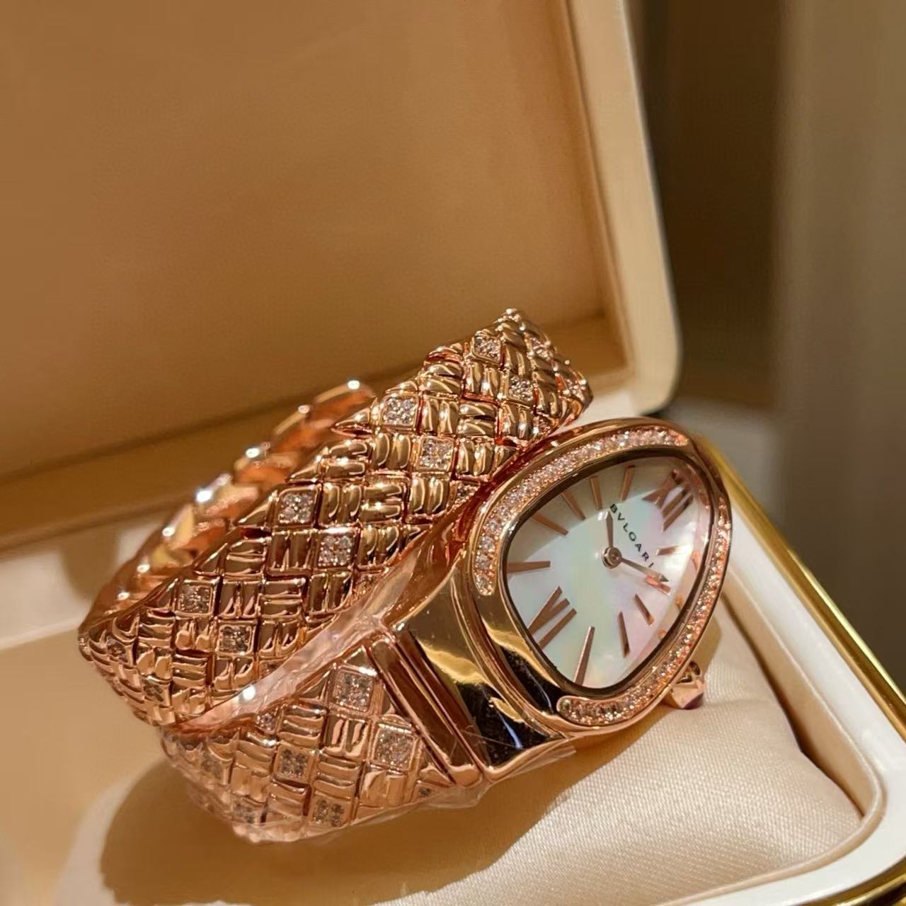 BVLGAR1 ダイヤモンドセット スネークヘッド レディースウォッチ【50％割引+送料無料】