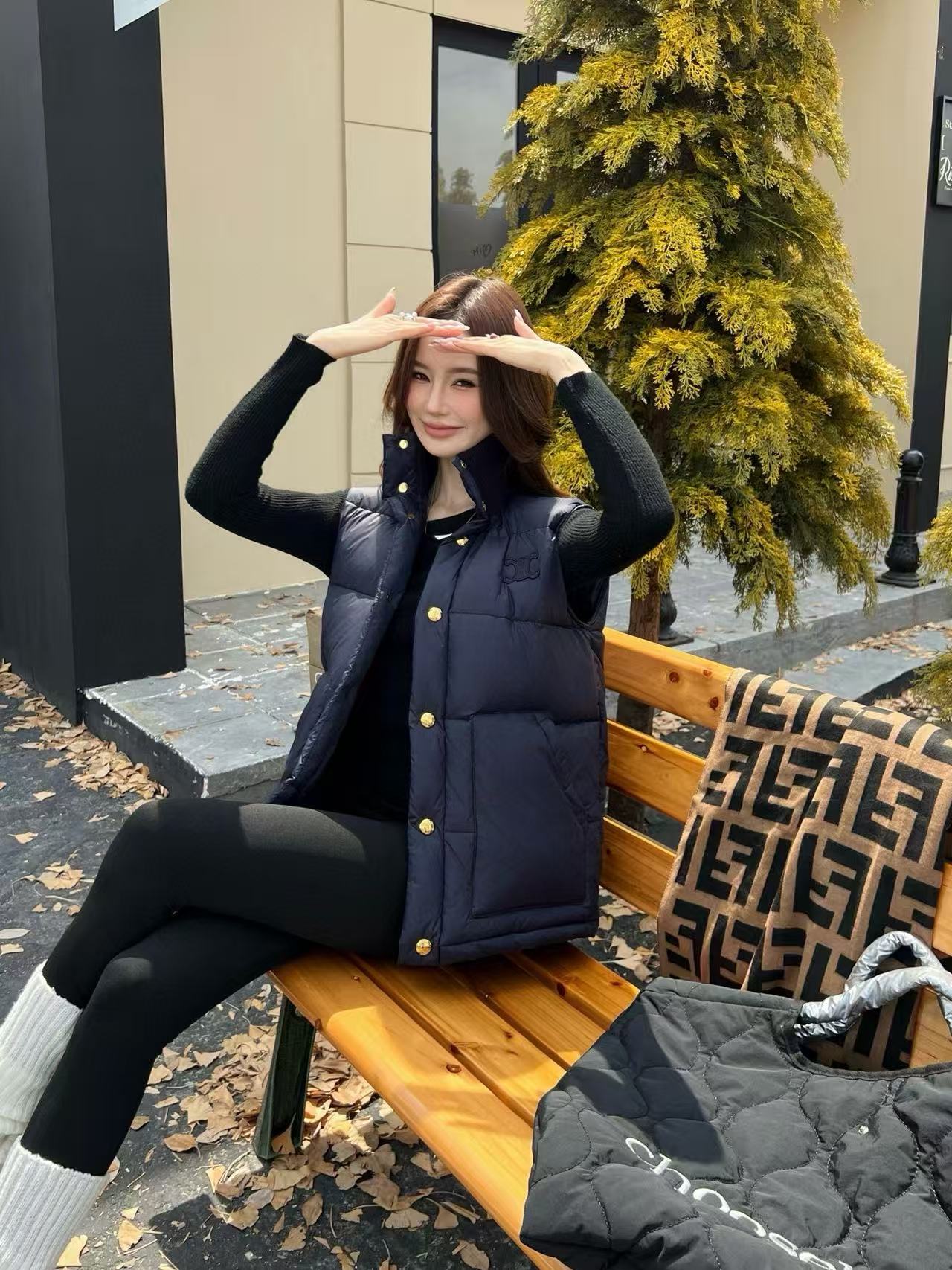 CLE1NE 凱旋門スタンドカラーダウンベスト【50％割引+送料無料】