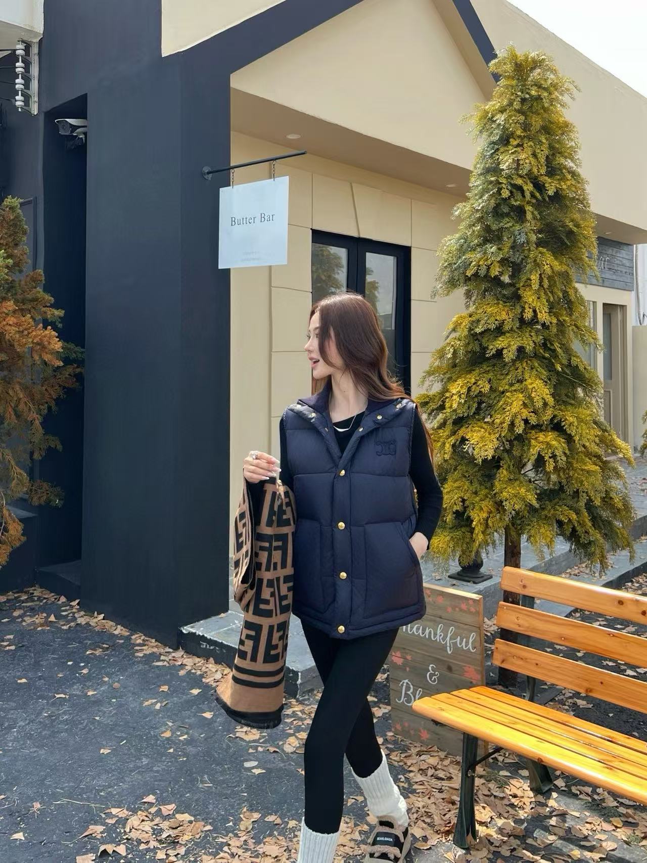 CLE1NE 凱旋門スタンドカラーダウンベスト【50％割引+送料無料】