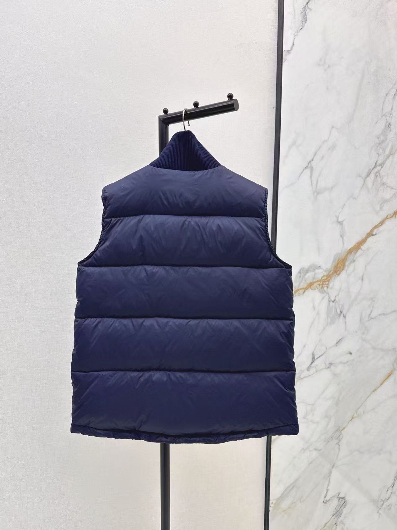 CLE1NE 凱旋門スタンドカラーダウンベスト【50％割引+送料無料】