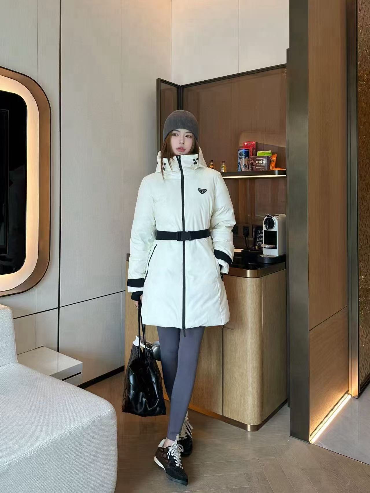 PR4DA フード付きトライアングルロゴダウンジャケット【50％割引+送料無料】