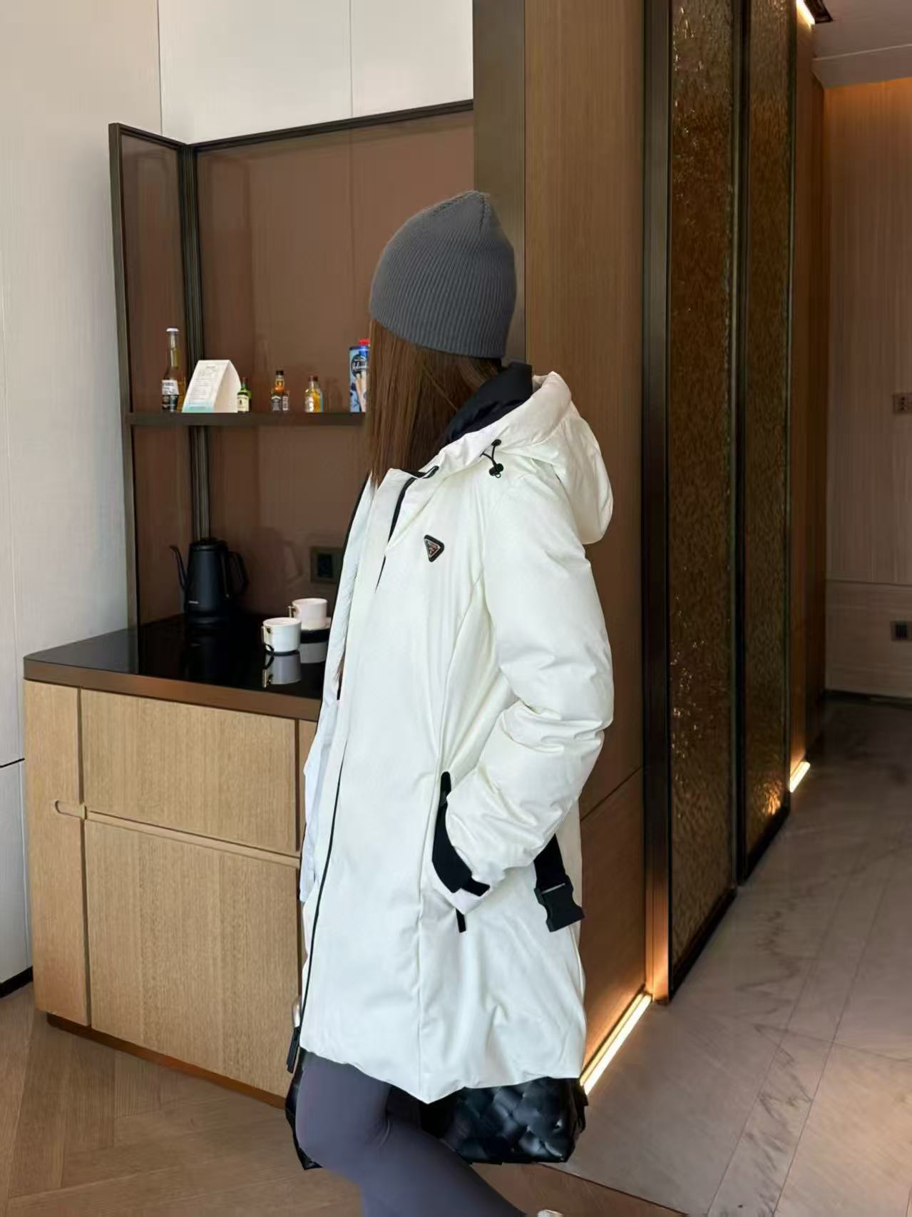 PR4DA フード付きトライアングルロゴダウンジャケット【50％割引+送料無料】