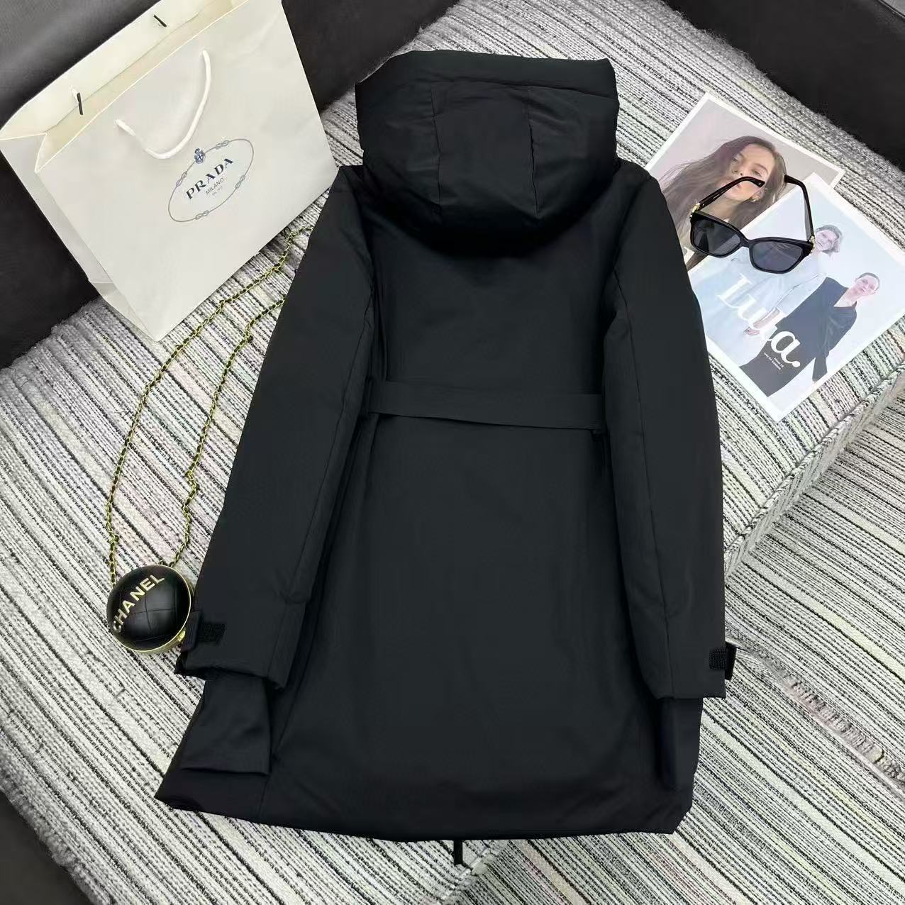 PR4DA フード付きトライアングルロゴダウンジャケット【50％割引+送料無料】