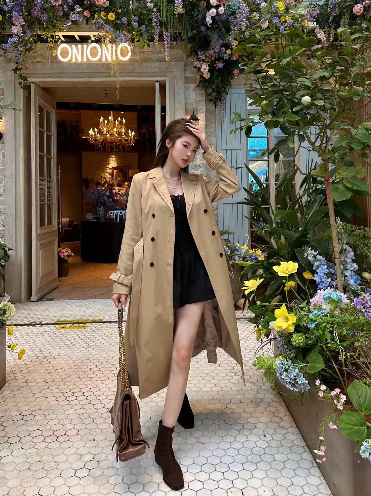 DIOR スタッズ ロングトレンチコート【50％割引+送料無料】