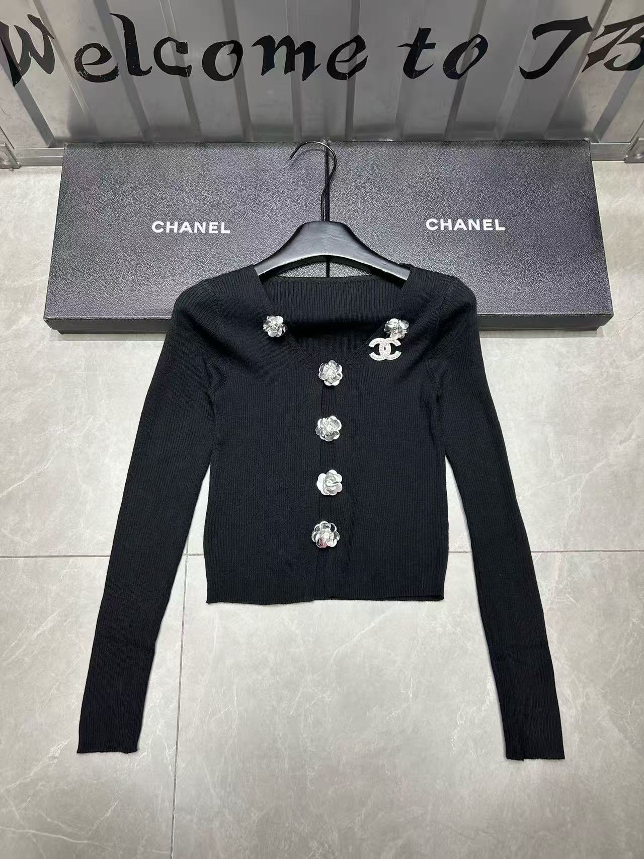 CHANE 1Vネックウールカーディガン【50％割引+送料無料】