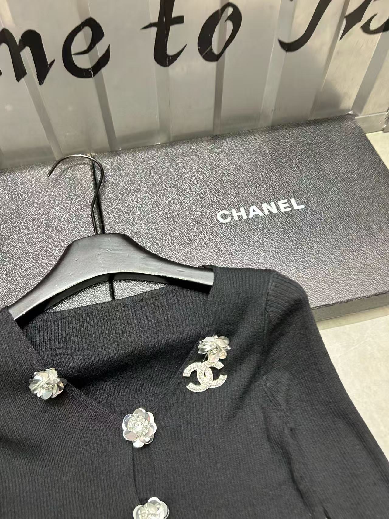 CHANE 1Vネックウールカーディガン【50％割引+送料無料】