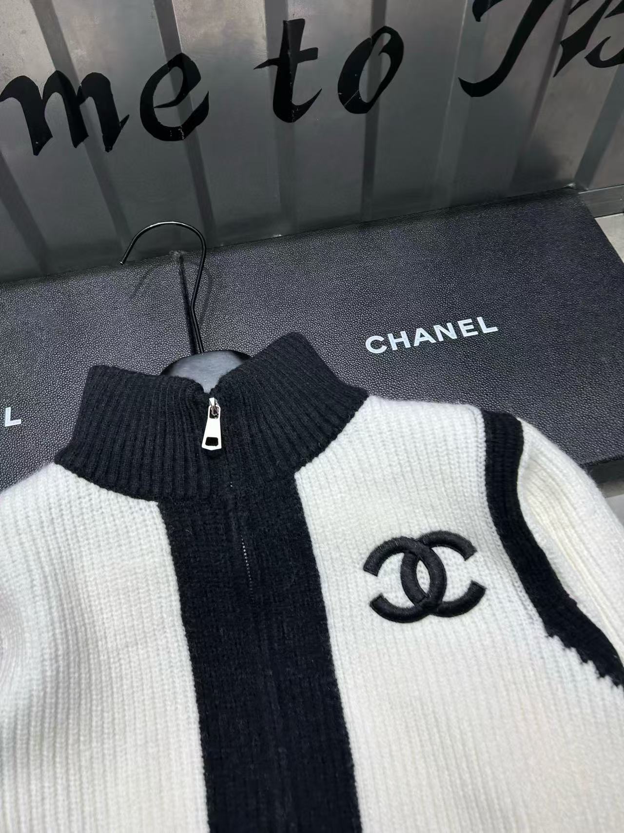 CHANE1 ダブルC スタンドカラー ウールカーディガン【50％割引+送料無料】