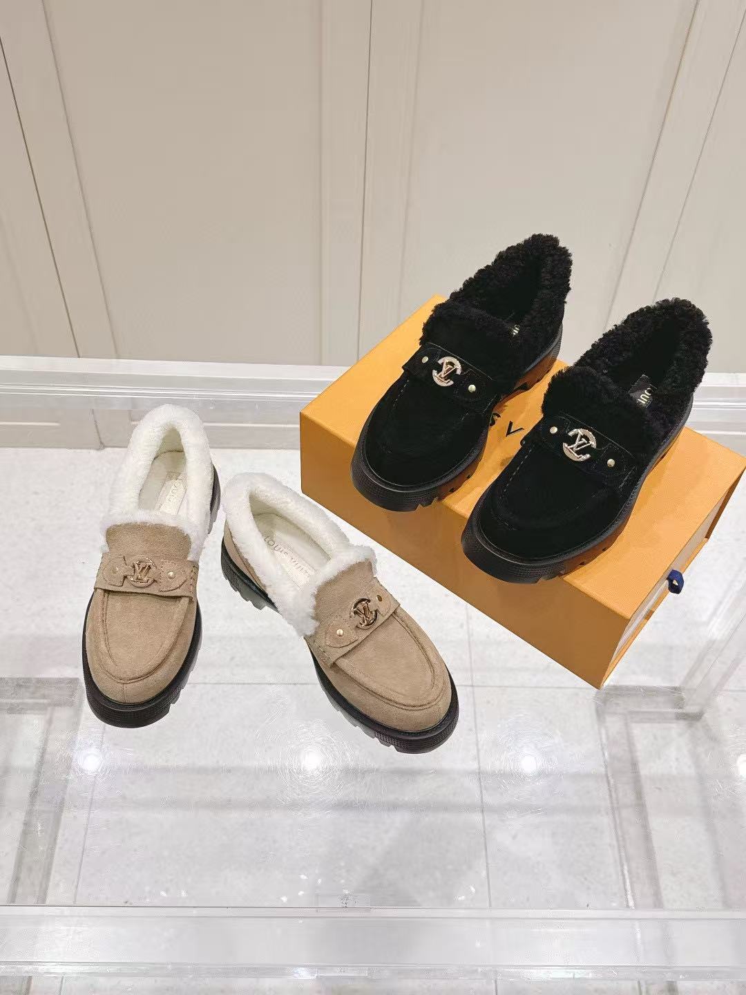 LVの高品質スエードウールプラットフォームシューズ【50％割引+送料無料】