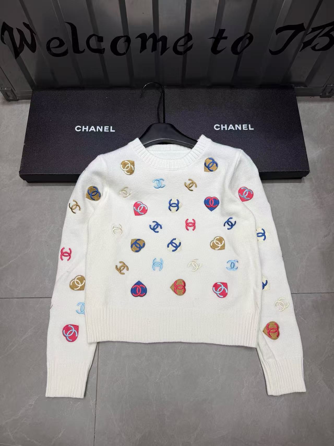 CHANE1 オールロゴ ダブルC 刺繍セーター【50％割引+送料無料】