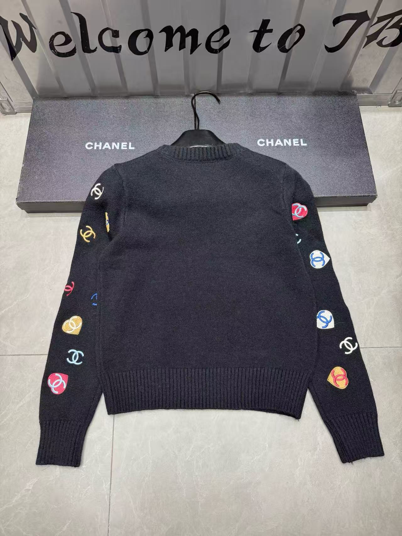 CHANE1 オールロゴ ダブルC 刺繍セーター【50％割引+送料無料】