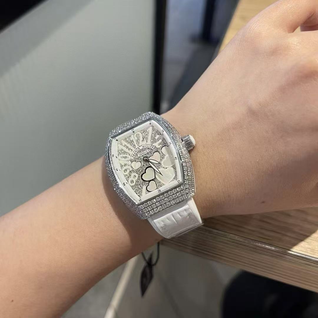 Frank Mul1erバレル型のダイヤモンドがちりばめられたレディース腕時計【50％割引+送料無料】