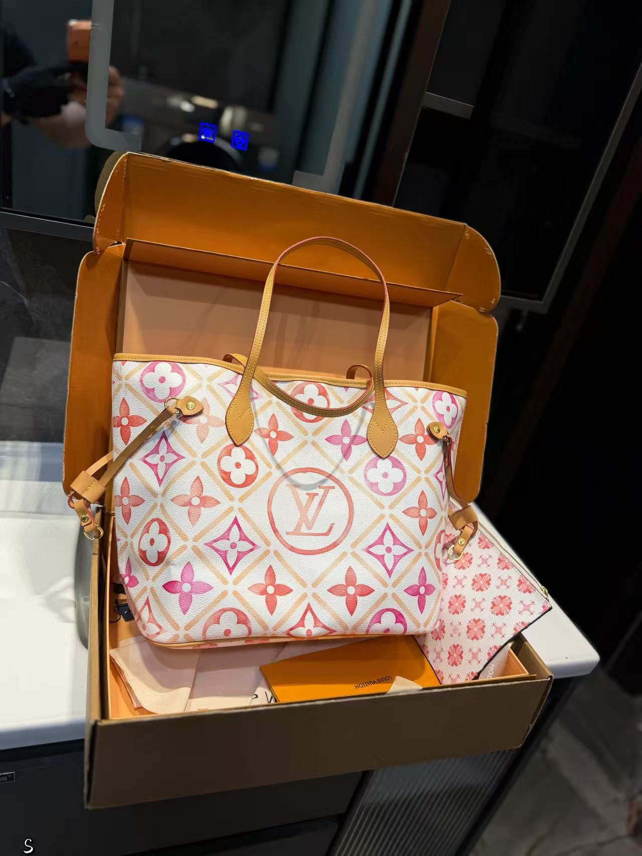 LV四つ葉のクローバープリントショッピングバッグ【50％割引+送料無料】