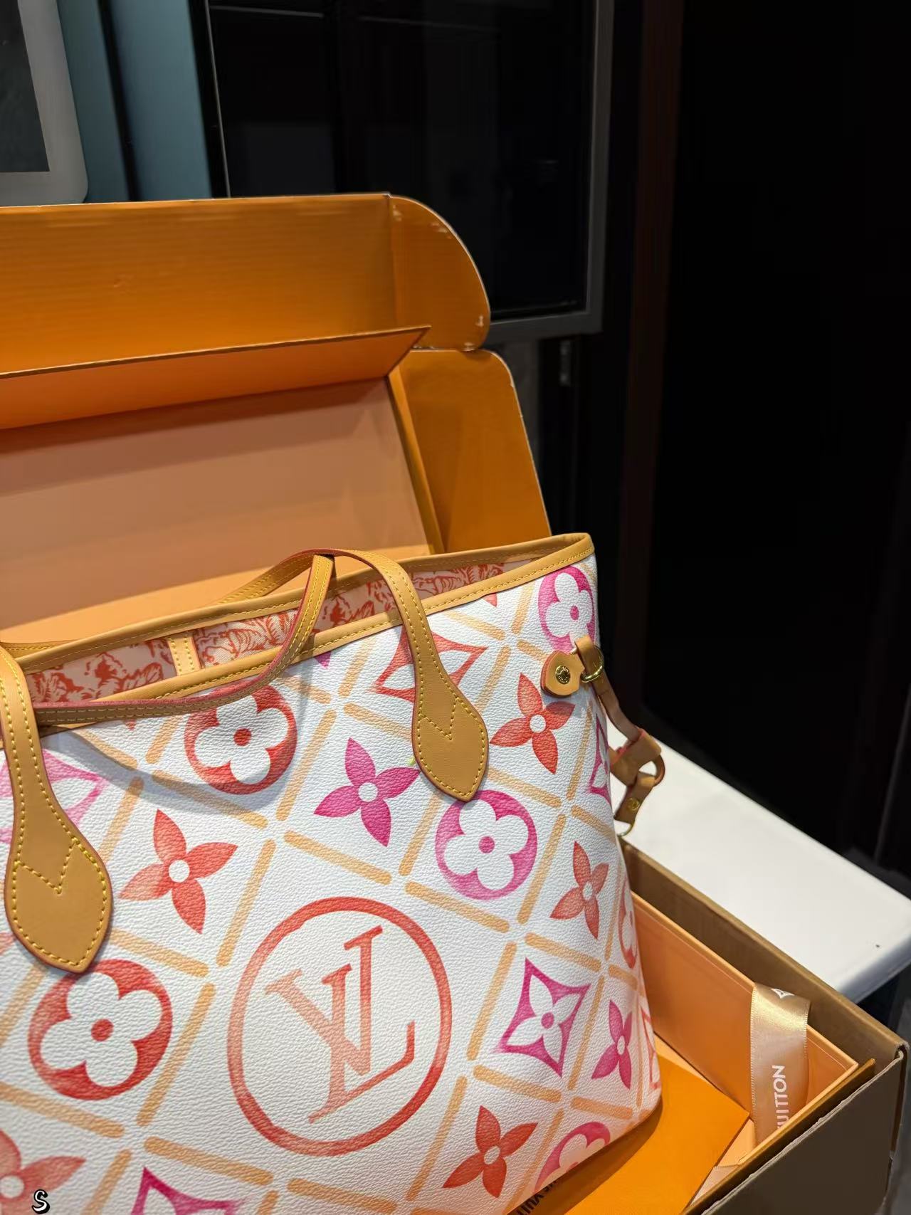 LV四つ葉のクローバープリントショッピングバッグ【50％割引+送料無料】