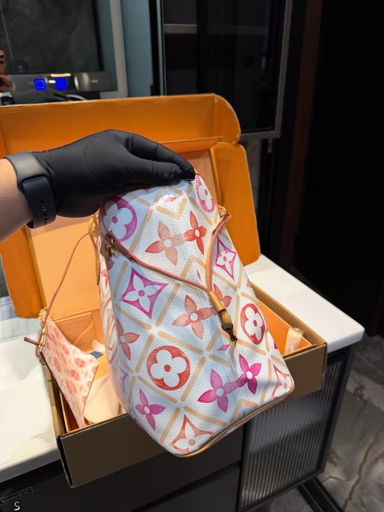 LV四つ葉のクローバープリントショッピングバッグ【50％割引+送料無料】