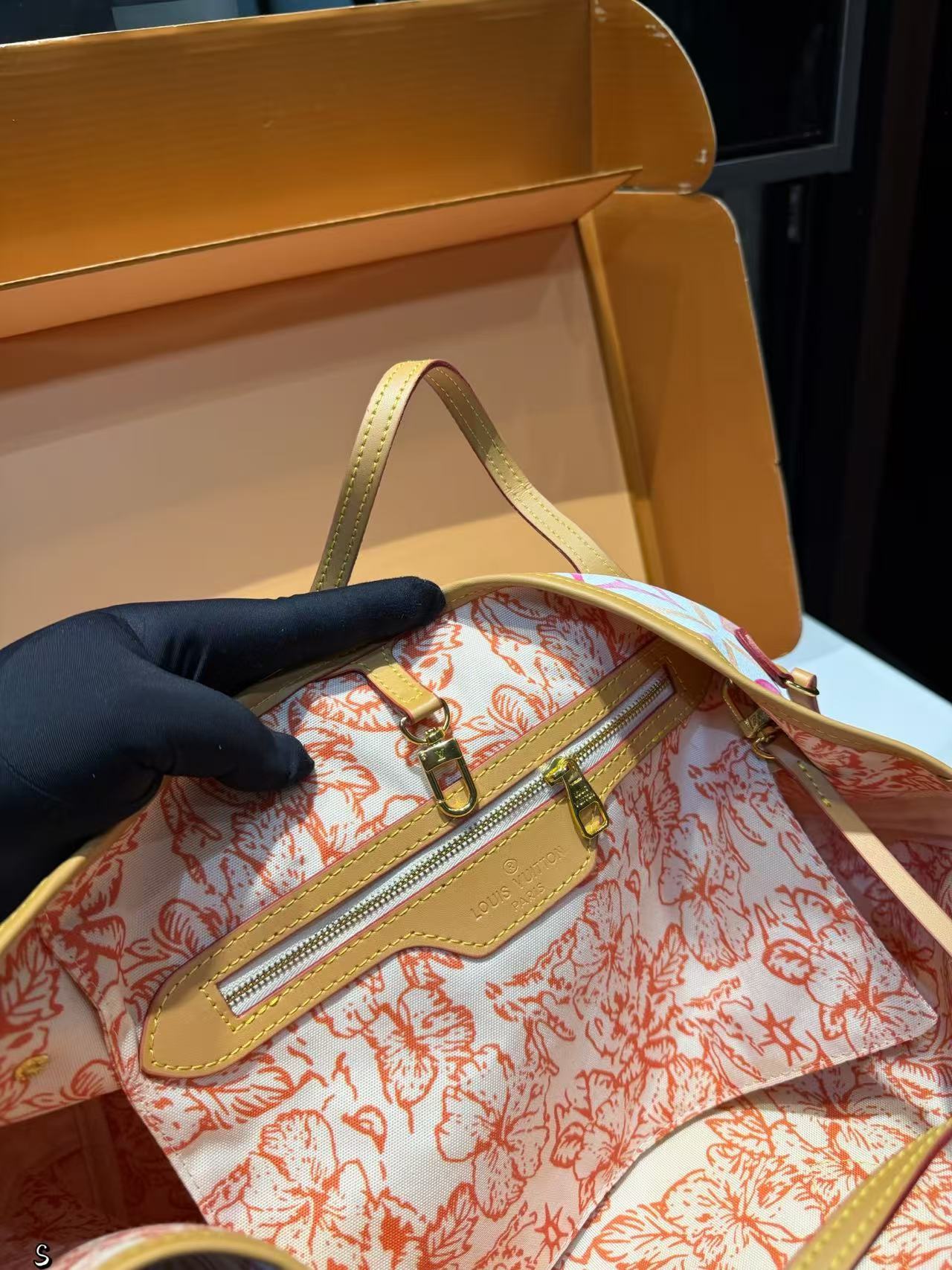 LV四つ葉のクローバープリントショッピングバッグ【50％割引+送料無料】