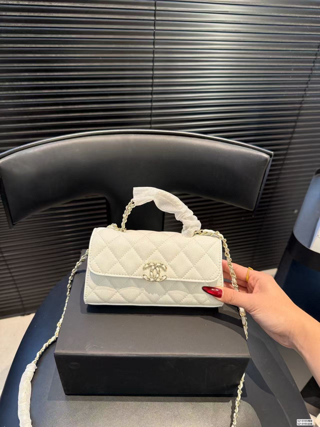 CHANE1 チェーンハンドバッグ【50％割引+送料無料】