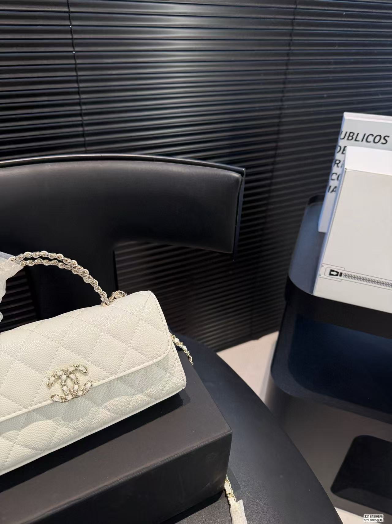 CHANE1 チェーンハンドバッグ【50％割引+送料無料】