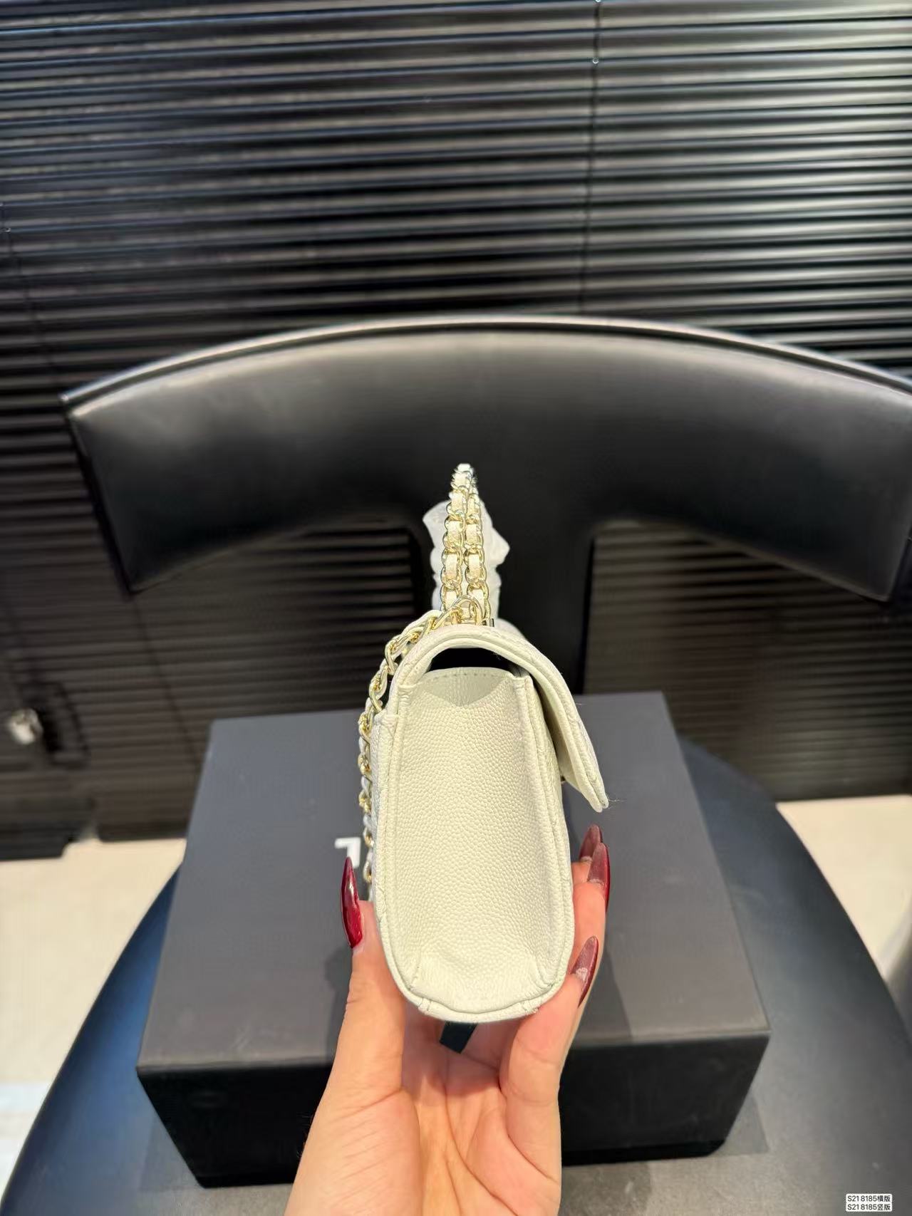 CHANE1 チェーンハンドバッグ【50％割引+送料無料】