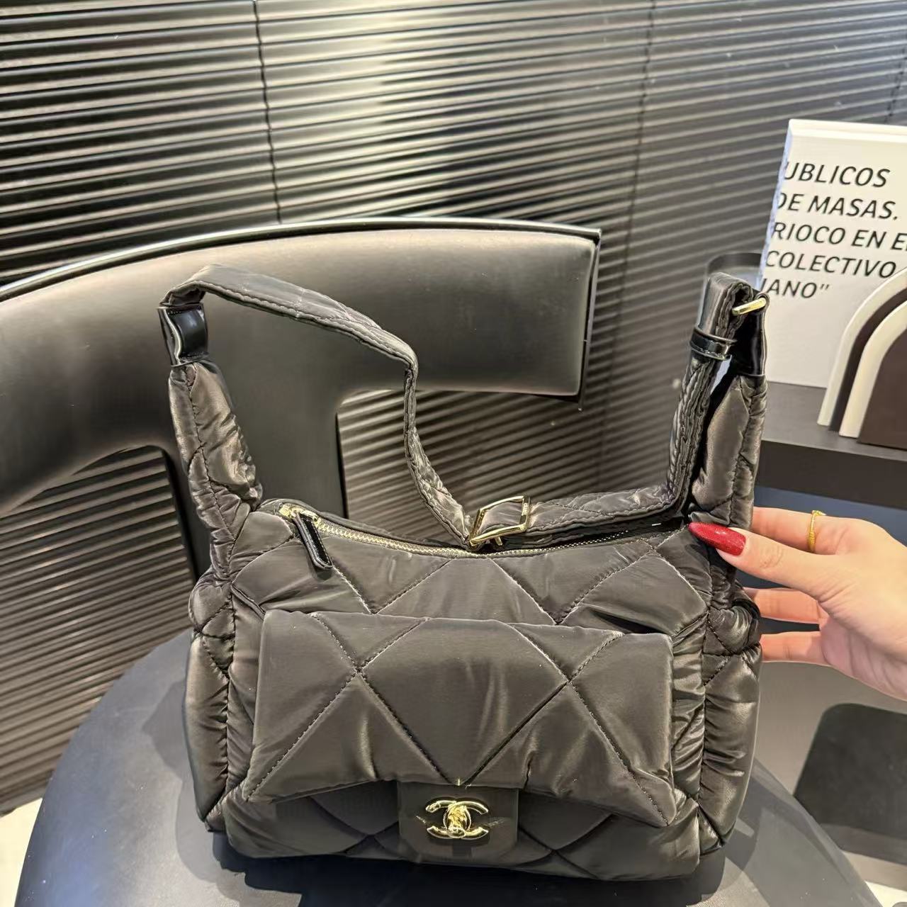 CHANE1 ベルベットレザー ショルダー/クロスボディバッグ【50％割引+送料無料】