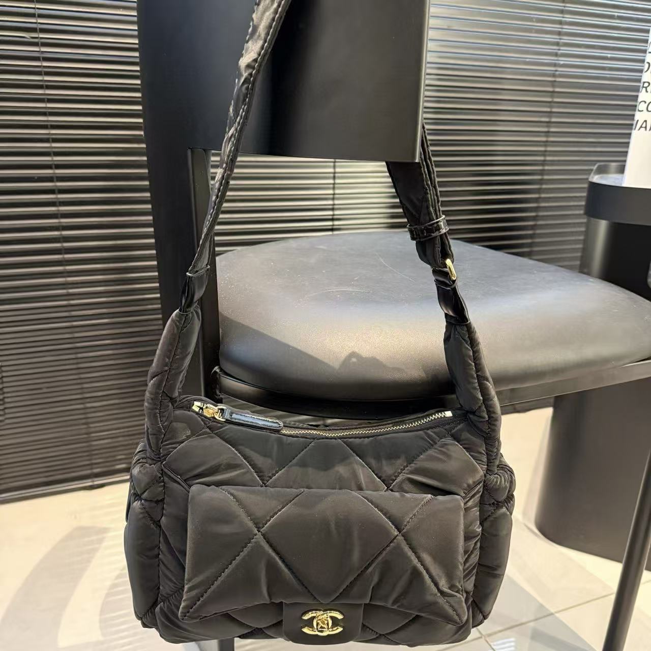 CHANE1 ベルベットレザー ショルダー/クロスボディバッグ【50％割引+送料無料】