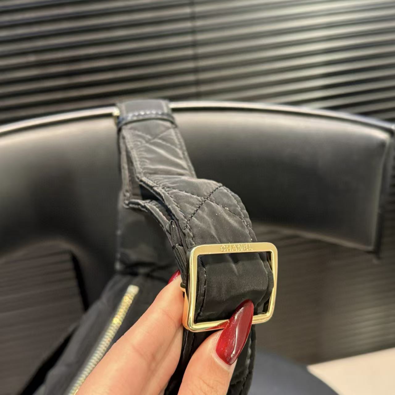 CHANE1 ベルベットレザー ショルダー/クロスボディバッグ【50％割引+送料無料】