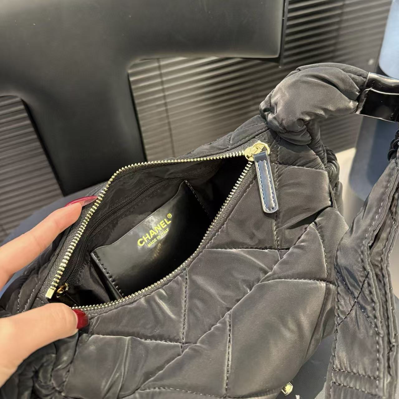 CHANE1 ベルベットレザー ショルダー/クロスボディバッグ【50％割引+送料無料】