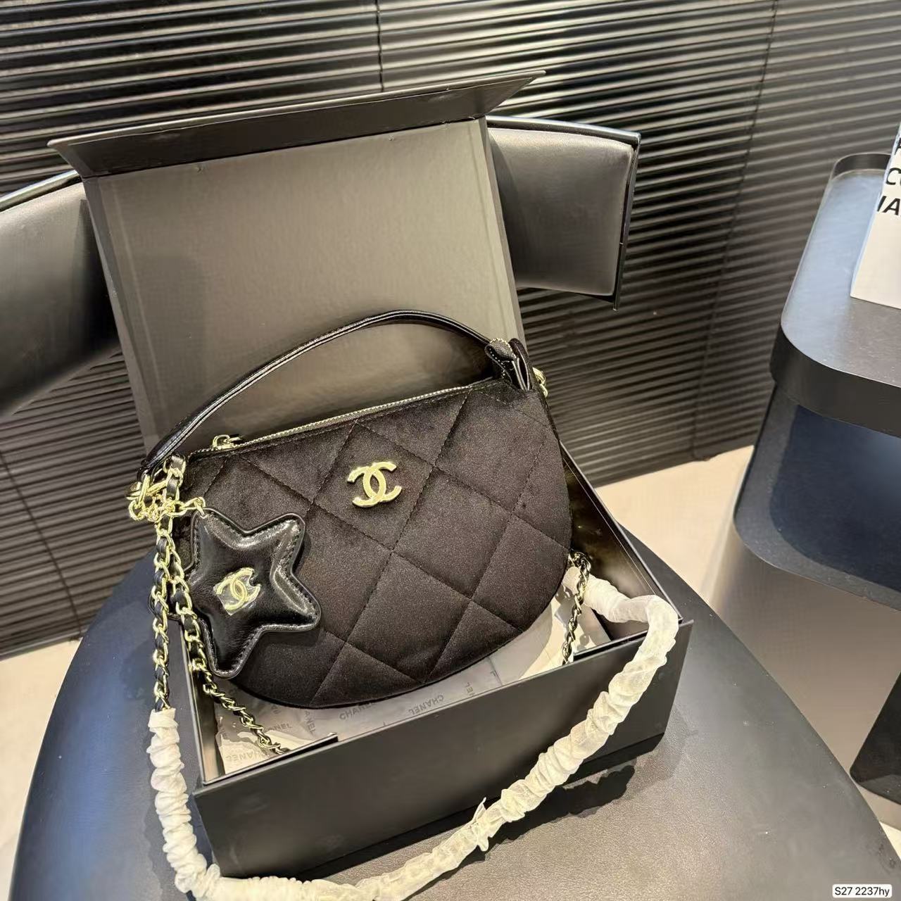 CHANE1 ベルベット クレセントバッグ【50％割引+送料無料】