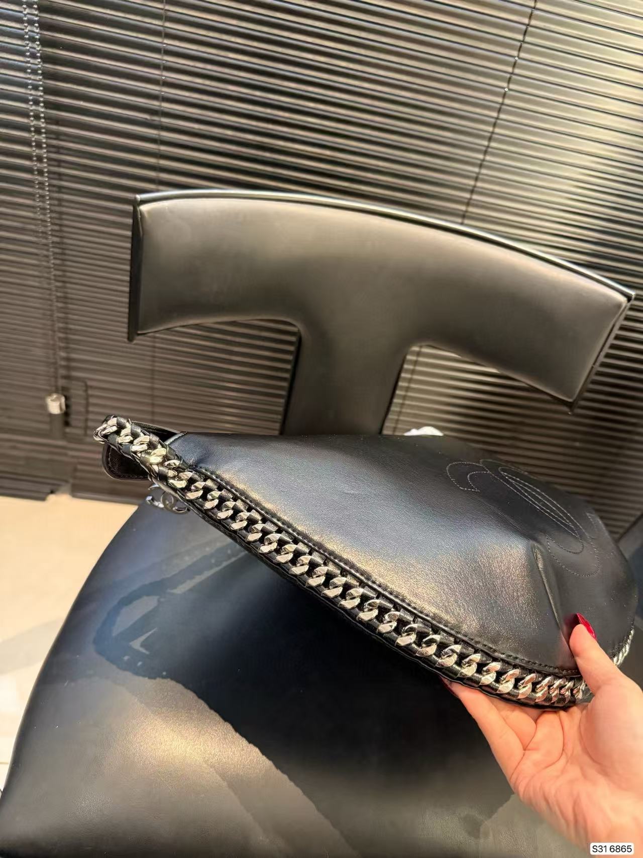 CHANE1 ダブルC レザーショッピングバッグ【50％割引+送料無料】