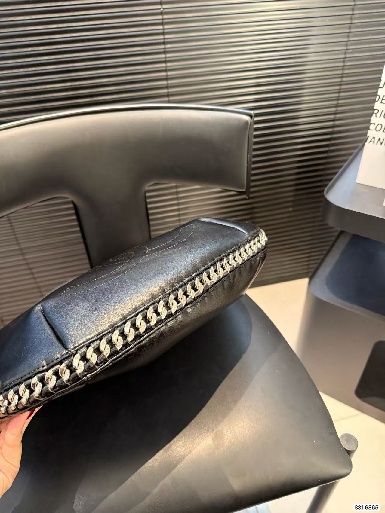 CHANE1 ダブルC レザーショッピングバッグ【50％割引+送料無料】