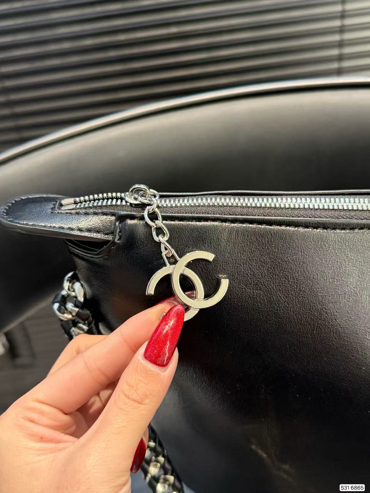 CHANE1 ダブルC レザーショッピングバッグ【50％割引+送料無料】