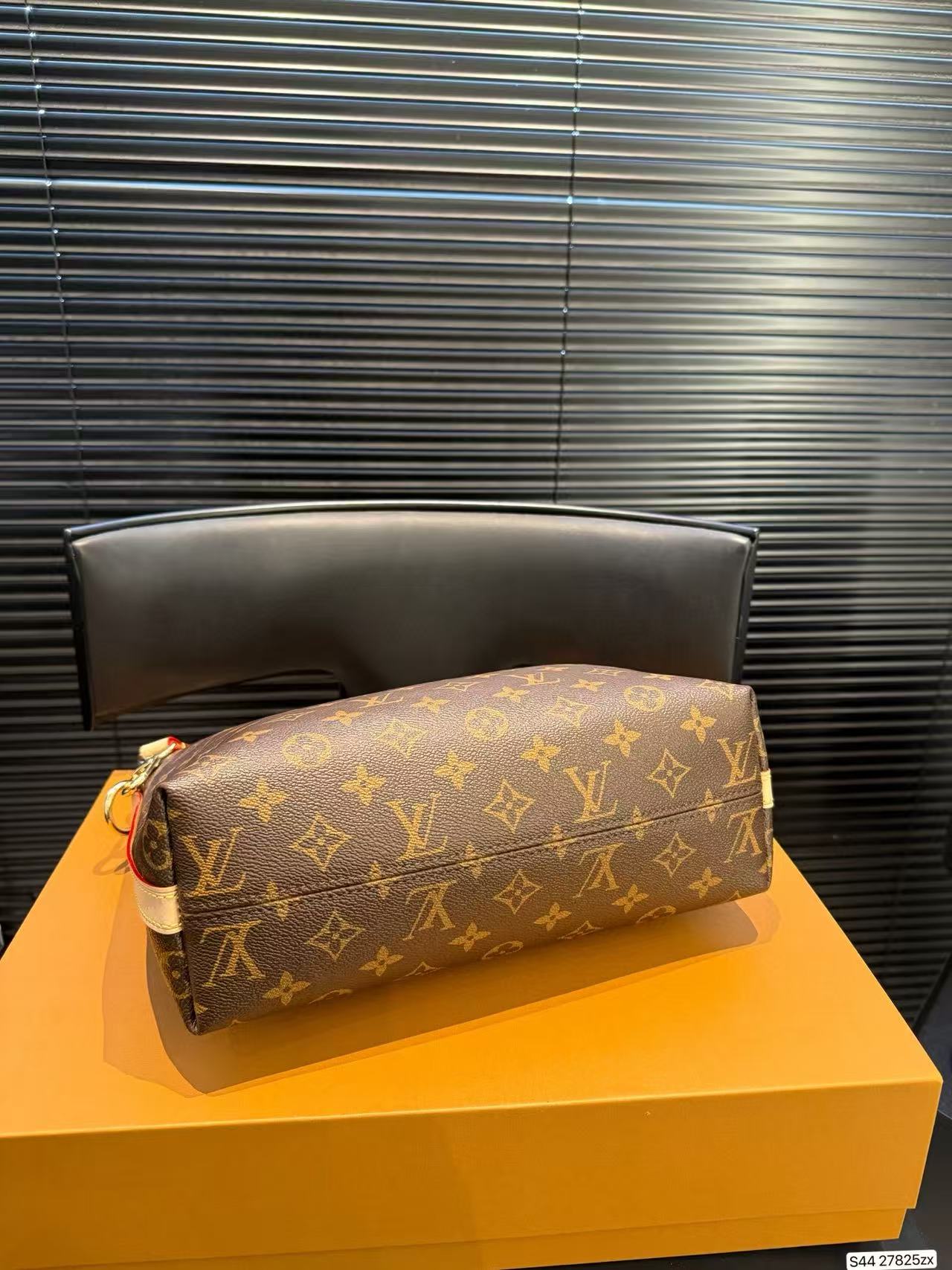 LVチェーンショッピングバッグ【50％割引+送料無料】