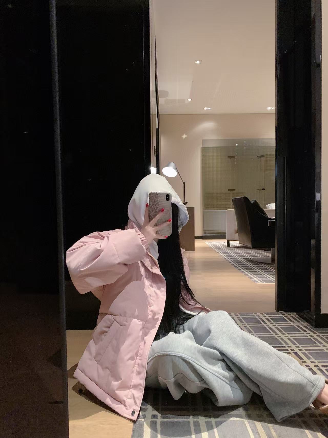 M1UM1U カラーブロック フード付きダウンジャケット【50％割引+送料無料】