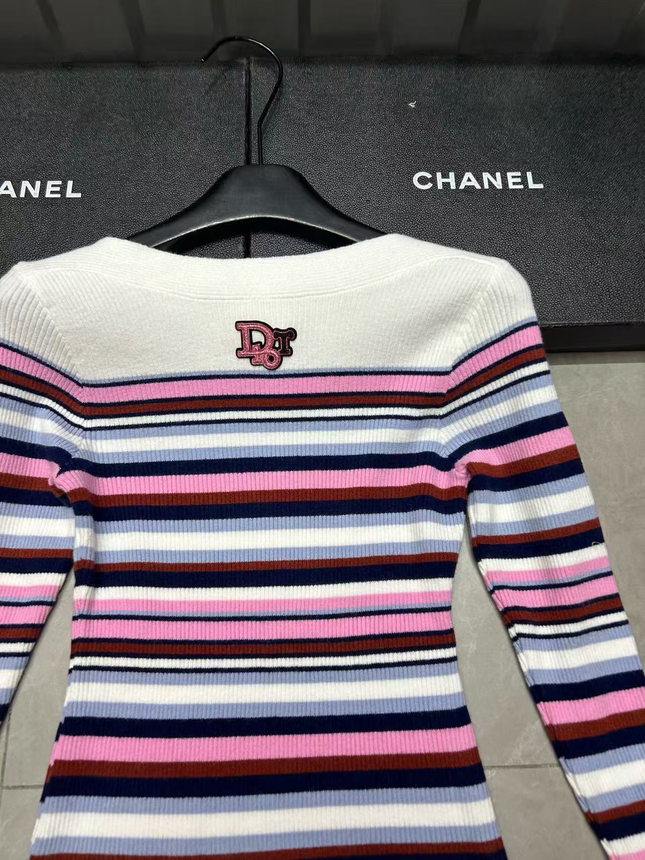 DI0R CD ストライプオフショルダーセーター【50％割引+送料無料】