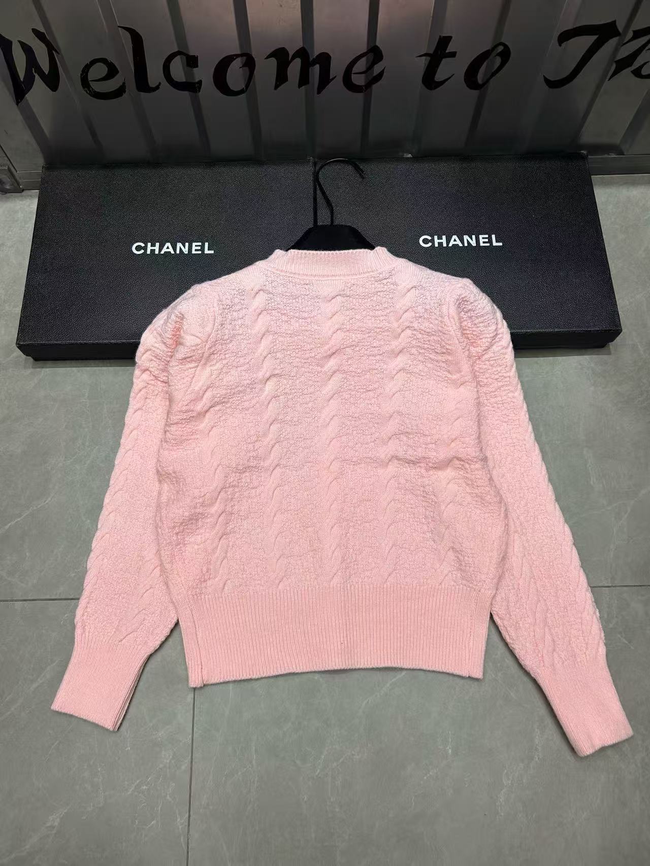 M1UM1U ラインストーンレターウールカーディガン【50％割引+送料無料】