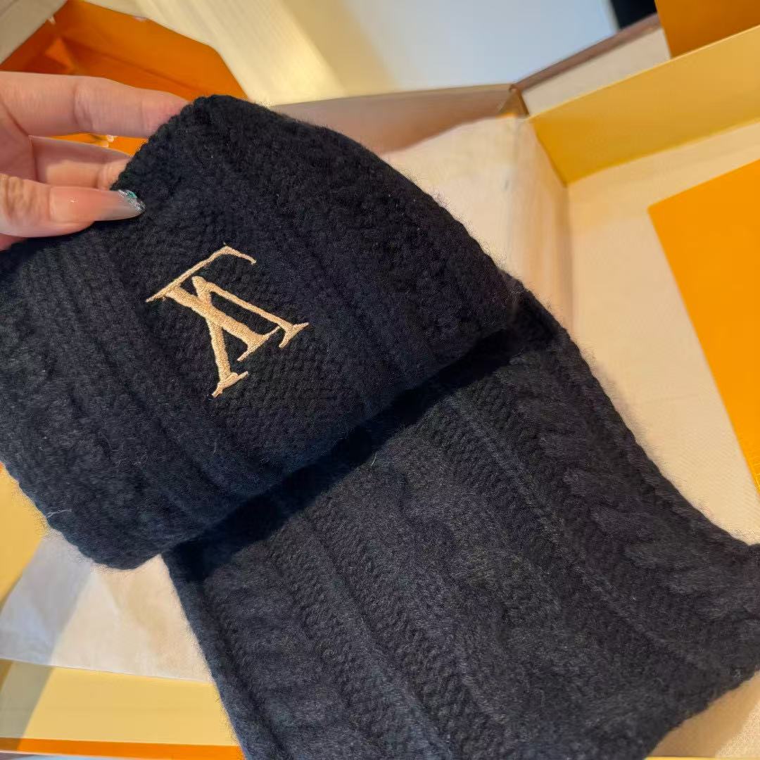 M1UM1U シンプルレター カシミアスカーフ【50％割引+送料無料】