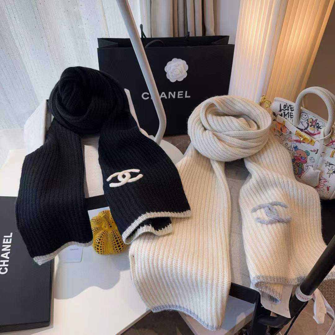 CHANE1 ブラック＆ホワイト カシミアスカーフ【50％割引+送料無料】