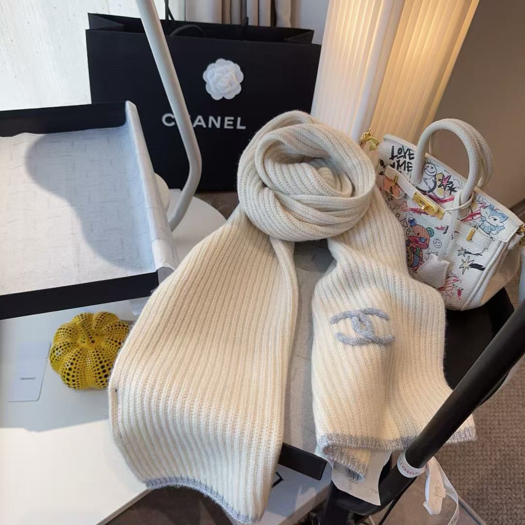 CHANE1 ブラック＆ホワイト カシミアスカーフ【50％割引+送料無料】