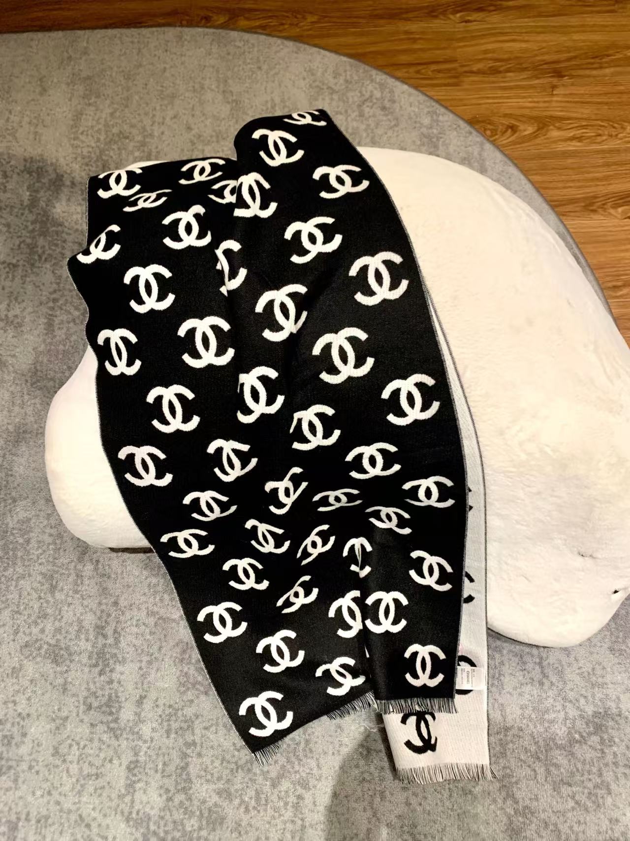 CHANE1 ダブルCロゴ入りカシミアスカーフ【50％割引+送料無料】