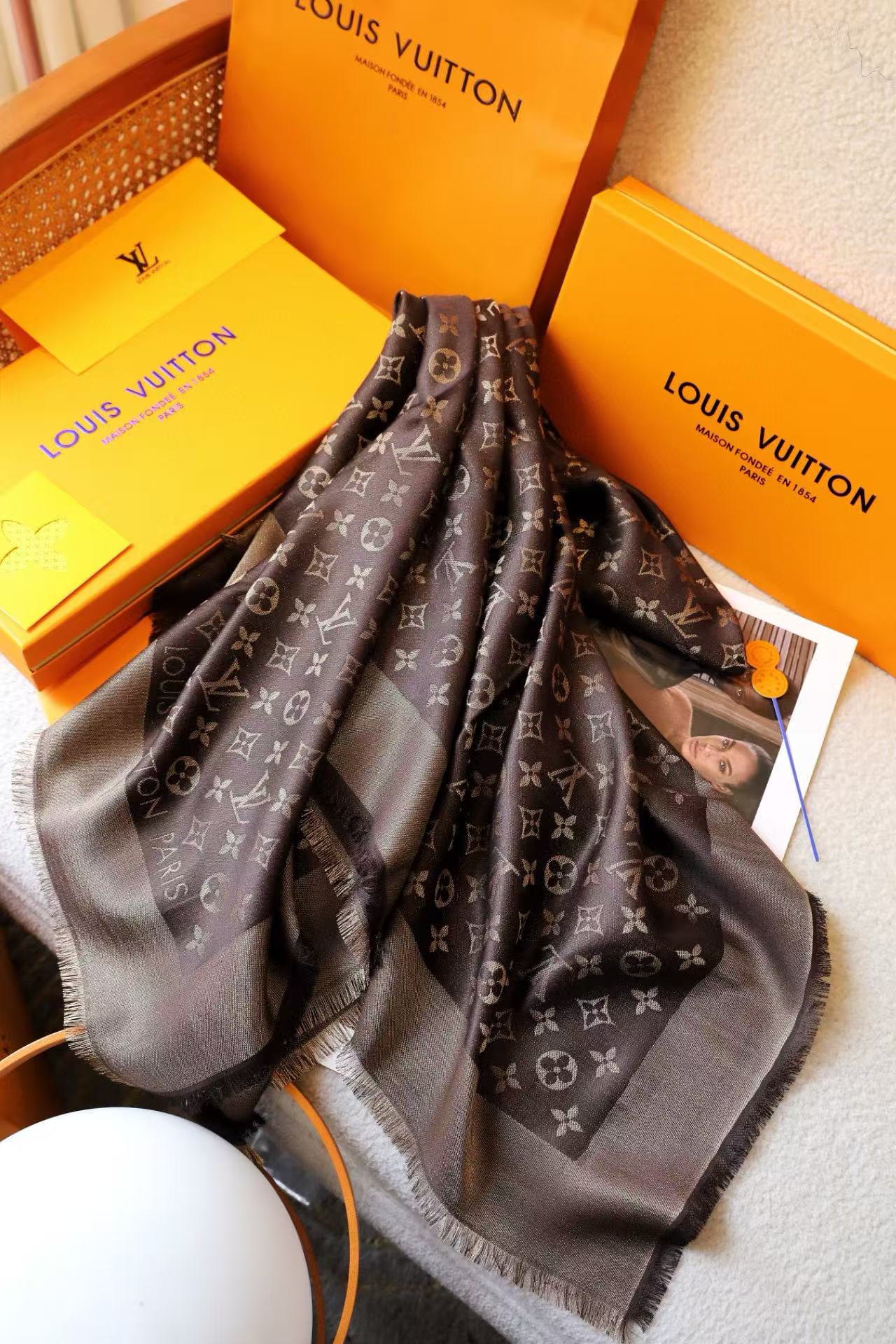LVプリントウールスカーフ【50％割引+送料無料】