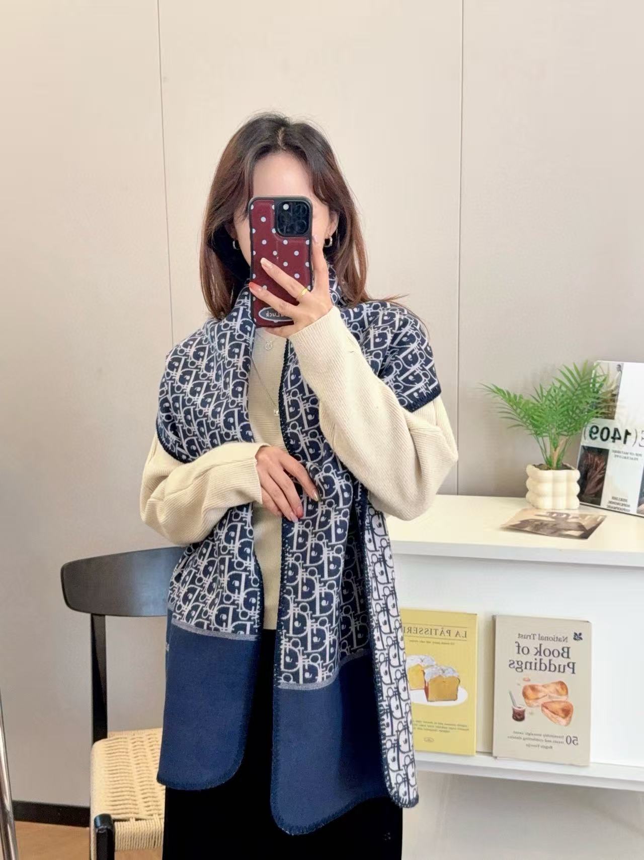 DIORのロゴ入りカラーブロックウールスカーフ【50％割引+送料無料】