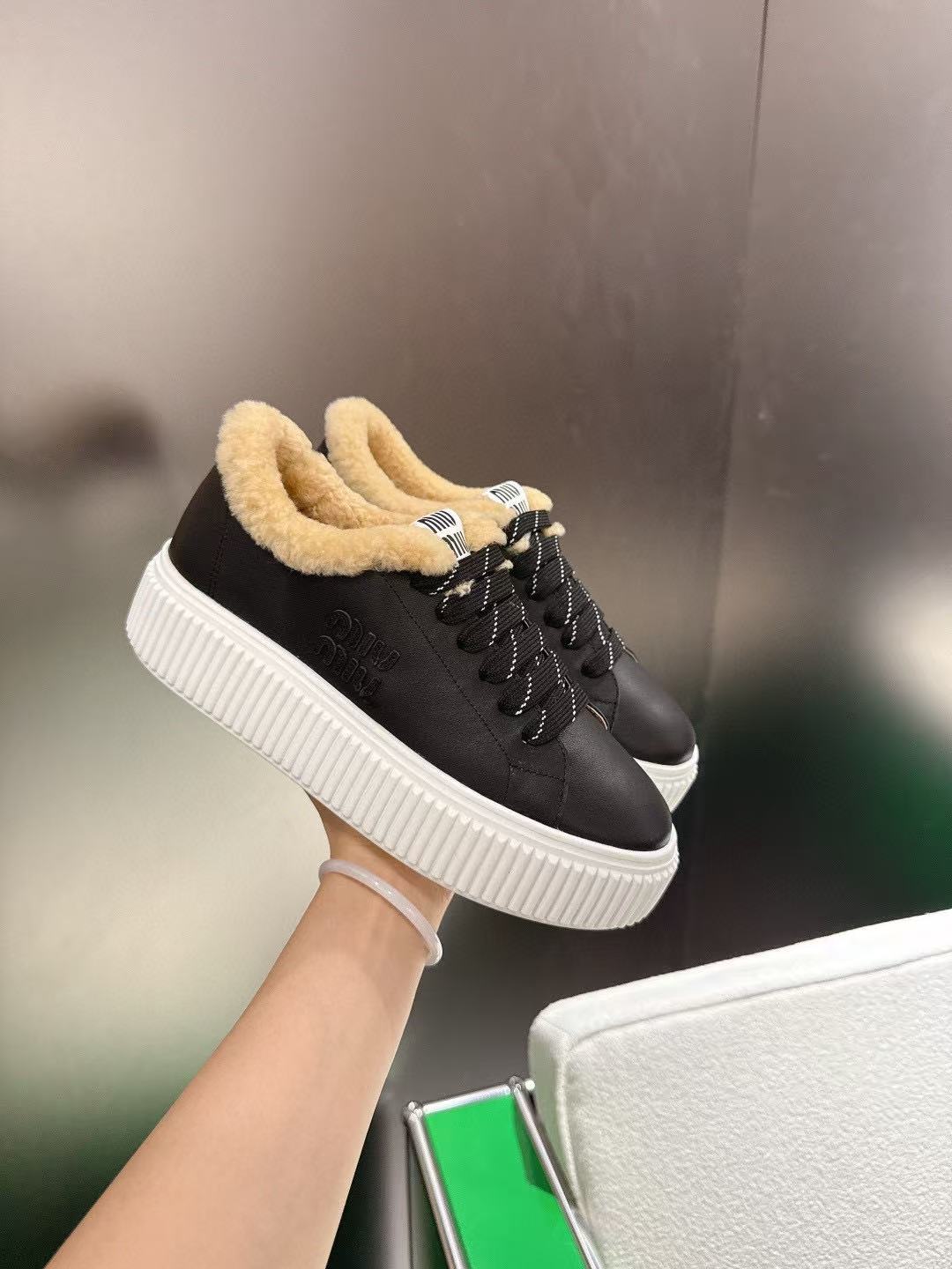 M1UM1U高品質ウール レースアップ カジュアルシューズ【50％割引+送料無料】