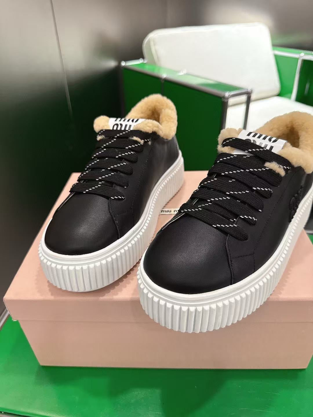 M1UM1U高品質ウール レースアップ カジュアルシューズ【50％割引+送料無料】