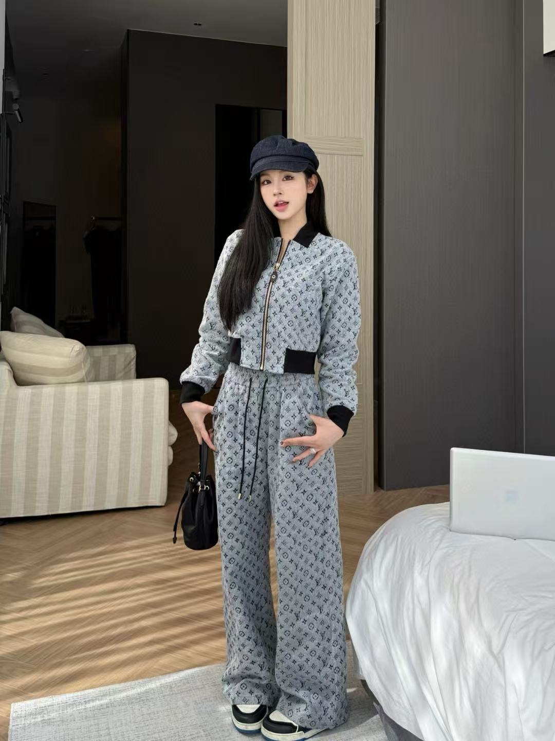 LVプリントデニムジャケットとパンツのツーピースセット【50％割引+送料無料】