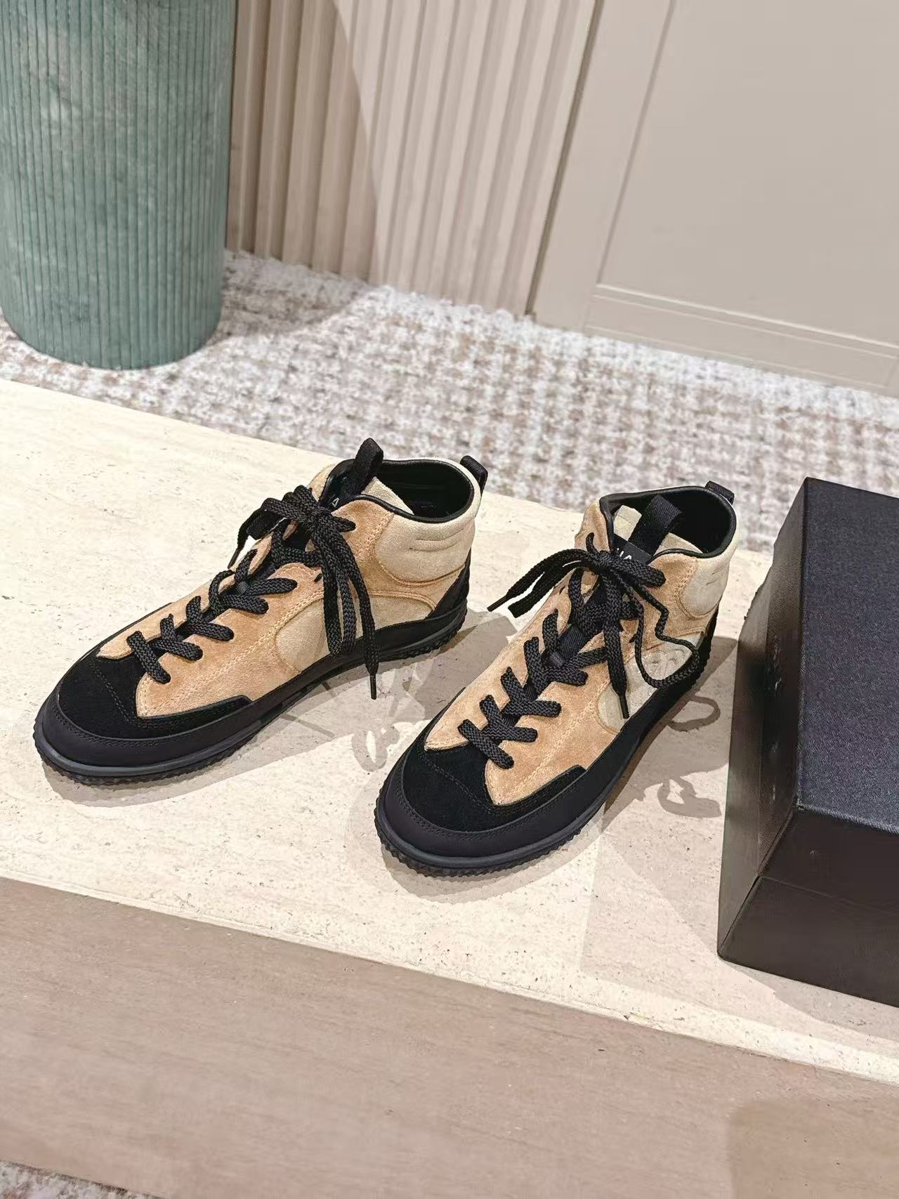 CHANE1 高品質ダブルCハイカットシューズ【50％割引+送料無料】