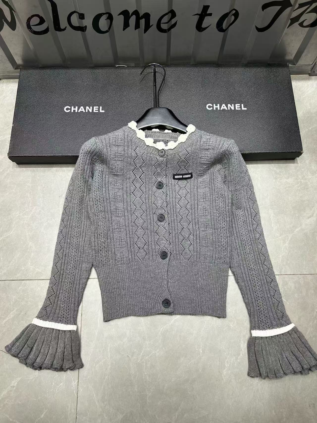 M1UM1U レーストリムフレアスリーブウールカーディガン【50％割引+送料無料】