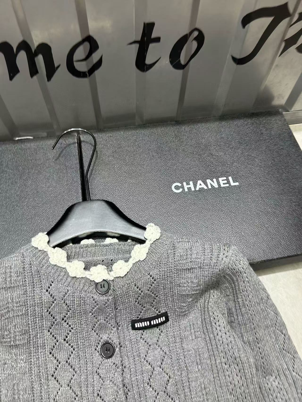 M1UM1U レーストリムフレアスリーブウールカーディガン【50％割引+送料無料】