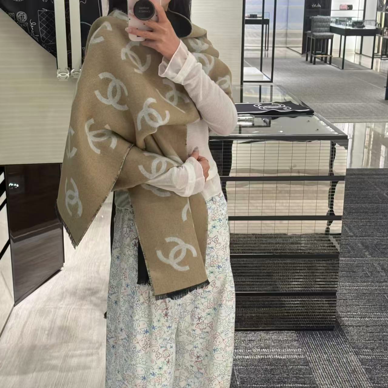 CHANE1フルロゴダブルCカシミアスカーフ【50％割引+送料無料】