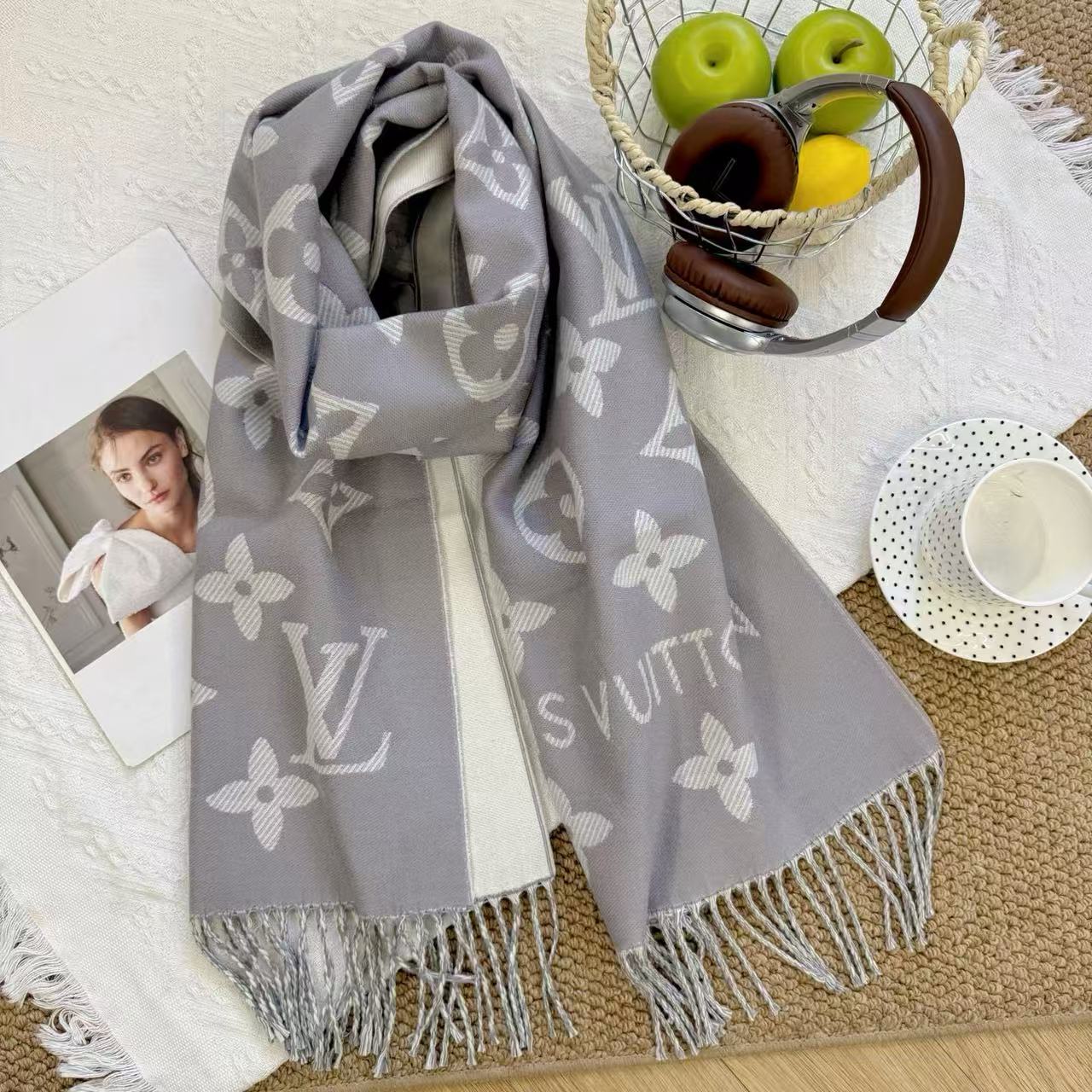 LV四つ葉のクローバープリントカシミアスカーフ【50％割引+送料無料】